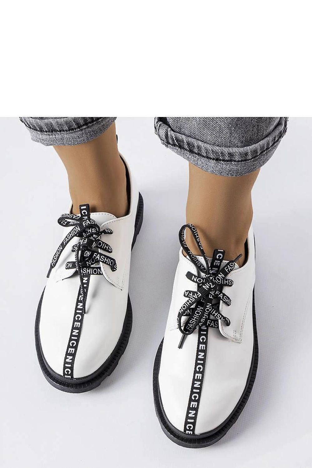 Low Shoes model 207078 Solea 