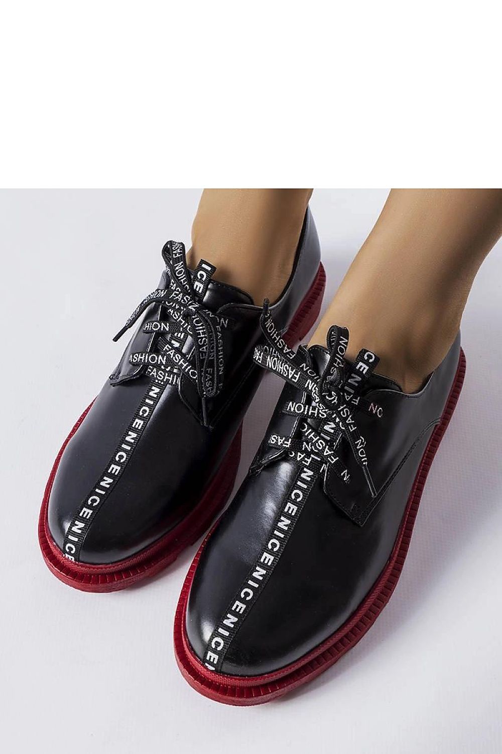 Low Shoes model 207080 Solea 